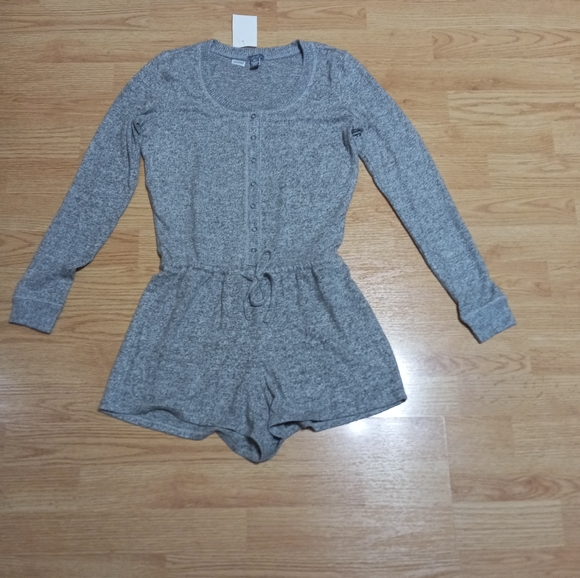 Aerie Gray brushed cotton romper. NWT.  Size xs. - Picture 1 of 7